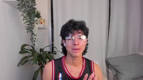 Snapshot of santy_kitty chatting on 02-19-26, 03:24 kitty online show from 02-19-26, 03:24