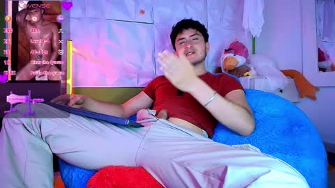 Santyago online show from 10-31-25, 07:04