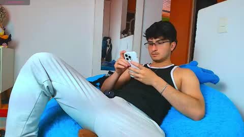 Santyago online show from 03-25-26, 06:58