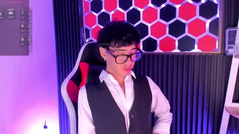 Snapshot of santyfoxxs chatting on 06-01-26, 04:03 Santy online show from 06-01-26, 04:03