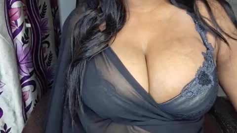 Snapshot of sanvi13 chatting on 01-12-26, 05:40 sanvi13 online show from 01-12-26, 05:40