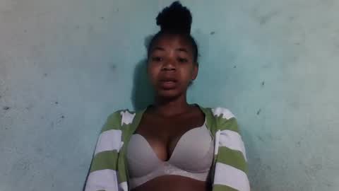 sanyah0123 online show from 11-24-25, 04:45