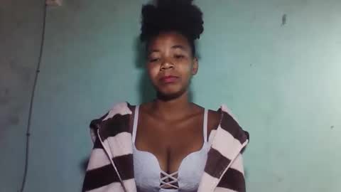 sanyah0123 online show from 12-16-25, 03:39