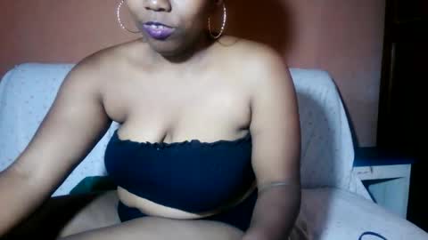 Snapshot of sanyah513 chatting on 05-11-26, 08:31 sanya online show from 05-11-26, 08:31