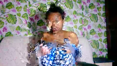 Snapshot of sanyah513 chatting on 05-26-26, 07:32 sanya online show from 05-26-26, 07:32