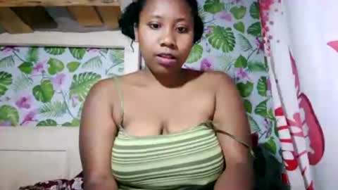 Snapshot of sanyah513 chatting on 07-25-26, 10:35 sanya online show from 07-25-26, 10:35