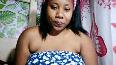 Snapshot of sanyah513 chatting on 08-06-26, 05:04 sanya online show from 08-06-26, 05:04