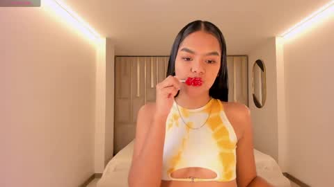 Snapshot of saphirajames chatting on 05-23-26, 02:28 Saphira James online show from 05-23-26, 02:28