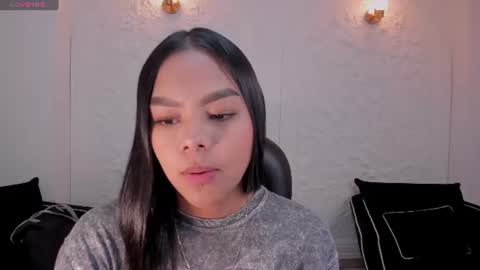 Snapshot of saphirajames chatting on 07-14-26, 01:08 Saphira James online show from 07-14-26, 01:08