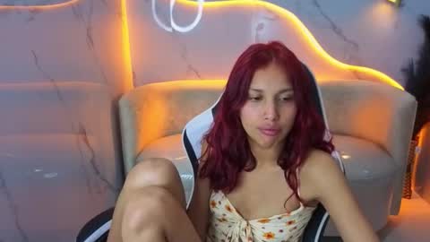 Snapshot of saphire_tx chatting on 12-16-25, 01:38 Online 800 to 1400 online show from 12-16-25, 01:38