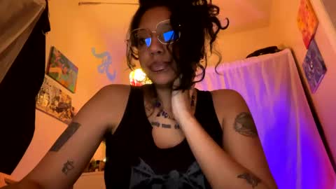 Snapshot of sapphire_honest chatting on 01-04-25, 02:46 sapphire online show from 01-04-25, 02:46