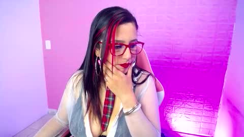 Sara online show from 10-15-25, 05:18