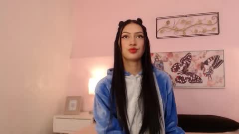 Sara online show from 10-10-25, 04:33