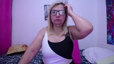 sara online show from 02-10-25, 01:55