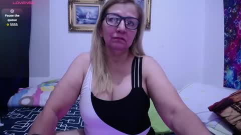 sara online show from 10-11-25, 03:21