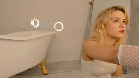 Snapshot of sara__williams chatting on 12-05-24, 03:59 Sara online show from 12-05-24, 03:59