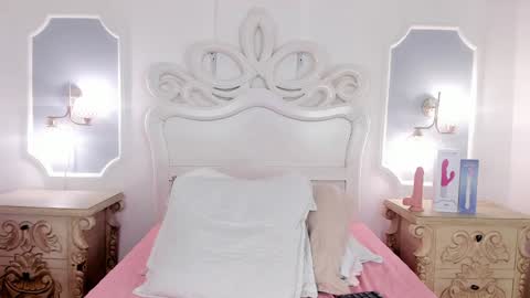 Snapshot of sara__williams chatting on 01-07-25, 06:38 Sara online show from 01-07-25, 06:38