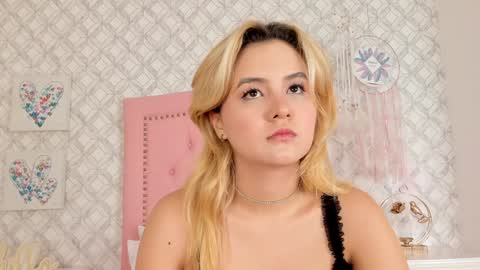 Snapshot of sara__williams chatting on 01-18-25, 03:42 Sara online show from 01-18-25, 03:42