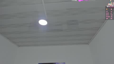 Snapshot of sara_allenx chatting on 12-29-24, 11:40 sara allenx online show from 12-29-24, 11:40