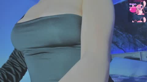 Snapshot of sara_allenx chatting on 02-02-25, 01:45 sara allenx online show from 02-02-25, 01:45
