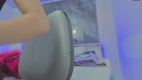 Snapshot of sara_allenx chatting on 02-08-25, 11:33 sara allenx online show from 02-08-25, 11:33