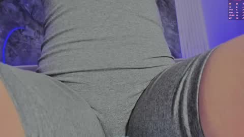 Snapshot of sara_allenx chatting on 02-12-25, 02:43 sara allenx online show from 02-12-25, 02:43