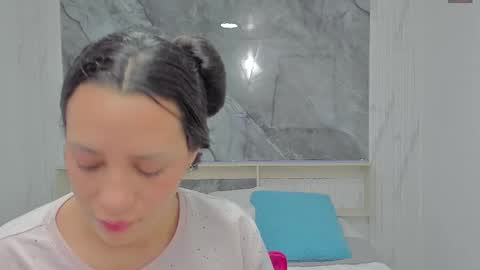 Snapshot of sara_allenx chatting on 02-14-25, 11:42 sara allenx online show from 02-14-25, 11:42