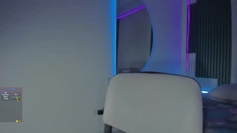 Snapshot of sara_allenx chatting on 10-10-25, 02:05 sara allenx online show from 10-10-25, 02:05