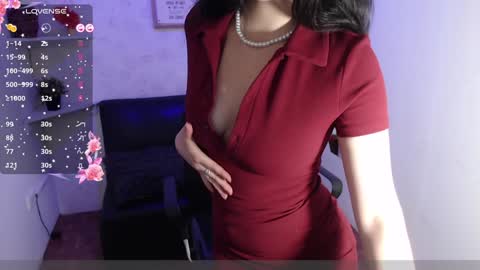 Snapshot of sara_alvarez_ chatting on 01-08-25, 09:12 Sara  online show from 01-08-25, 09:12