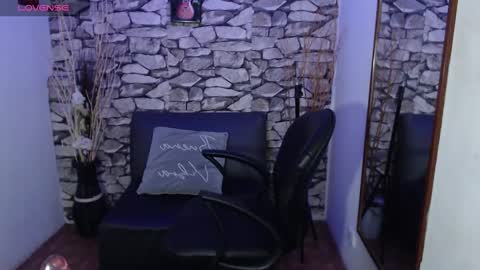 Snapshot of sara_alvarez_ chatting on 01-12-25, 07:21 Sara  online show from 01-12-25, 07:21