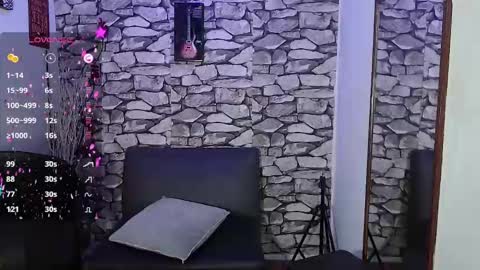 Snapshot of sara_alvarez_ chatting on 02-02-25, 10:24 Sara  online show from 02-02-25, 10:24
