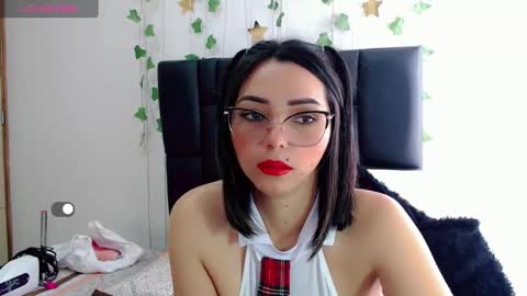 Snapshot of sara_arias00 chatting on 10-03-25, 03:20 Sara online show from 10-03-25, 03:20