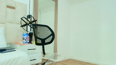 Snapshot of sara_bigass__ chatting on 05-05-26, 07:33 sara online show from 05-05-26, 07:33