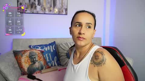 Snapshot of sara_charmy chatting on 09-19-25, 11:22 online show from 09-19-25, 11:22