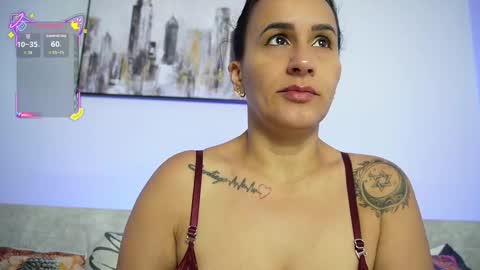 Snapshot of sara_charmy chatting on 09-22-25, 11:12 online show from 09-22-25, 11:12