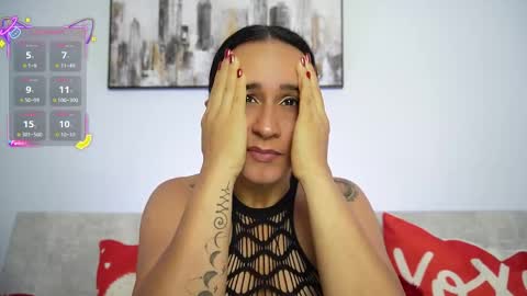 Snapshot of sara_charmy chatting on 10-11-25, 11:20 online show from 10-11-25, 11:20