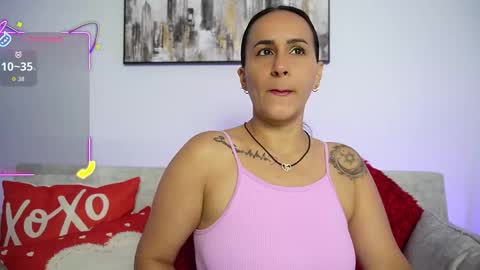 Snapshot of sara_charmy chatting on 10-29-25, 11:23 online show from 10-29-25, 11:23