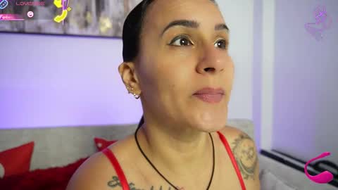 Snapshot of sara_charmy chatting on 11-06-25, 12:06 online show from 11-06-25, 12:06