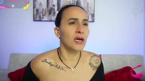 Snapshot of sara_charmy chatting on 11-16-25, 11:27 online show from 11-16-25, 11:27