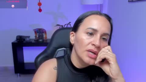 Snapshot of sara_charmy chatting on 06-27-26, 12:22 online show from 06-27-26, 12:22