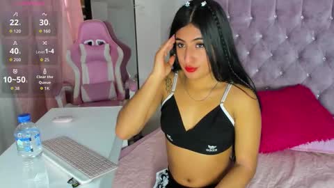 Snapshot of sara_cloudy chatting on 11-20-25, 04:18 Sara online show from 11-20-25, 04:18