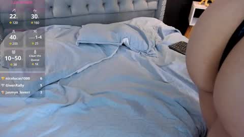 Snapshot of sara_conde chatting on 02-11-25, 05:40 YENIFER online show from 02-11-25, 05:40