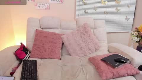 Snapshot of sara_crowe chatting on 03-11-25, 05:16 Sara Crowe online show from 03-11-25, 05:16