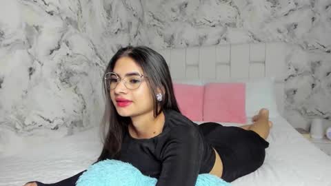 sara online show from 01-12-26, 01:00