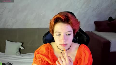 Snapshot of sara_frayy chatting on 09-19-25, 12:12 Sarah online show from 09-19-25, 12:12