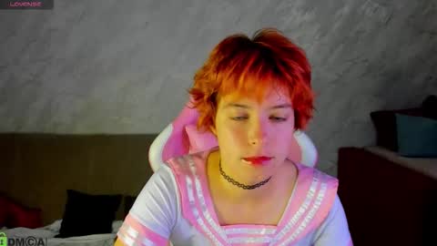 Snapshot of sara_frayy chatting on 09-23-25, 12:24 Sarah online show from 09-23-25, 12:24