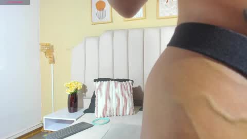 sara_hannks online show from 04-30-26, 08:57
