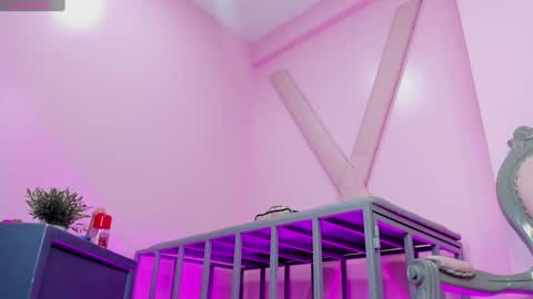 Sara HooT  online show from 01-17-25, 07:08