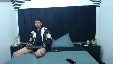 Sara HooT  online show from 01-25-25, 07:49