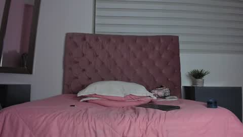 Sara HooT  online show from 01-28-25, 07:22